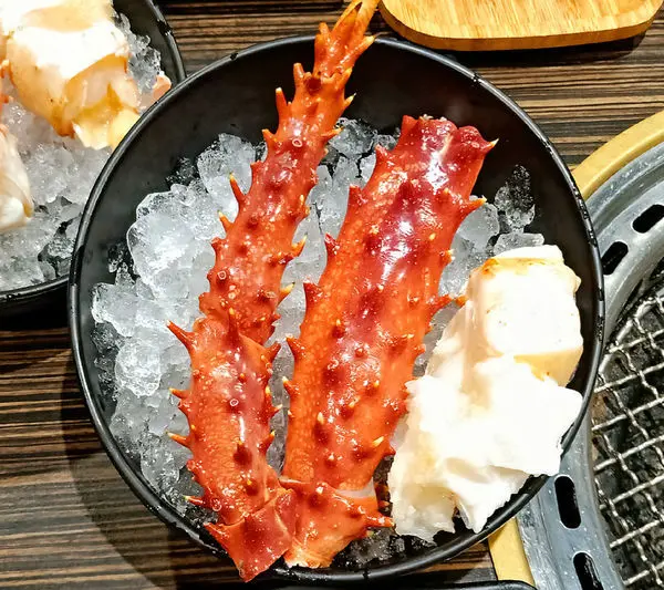 只有更狂的好客燒烤！！ 一次滿足火烤兩吃到飽+調酒無限暢飲