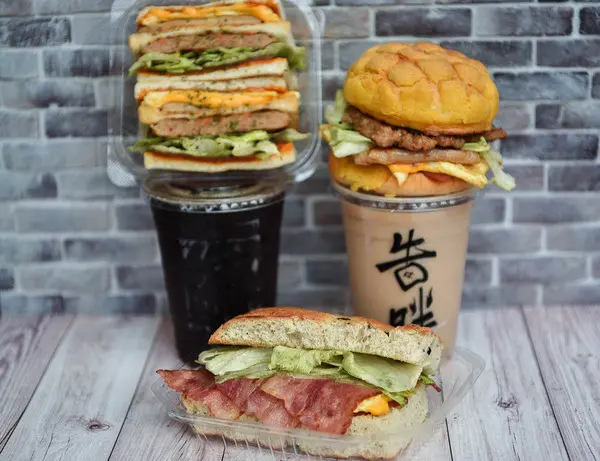 告胖碳烤土司：台中沙鹿區美食-靜宜商圈CP值超高的大份量手作美味菠蘿堡