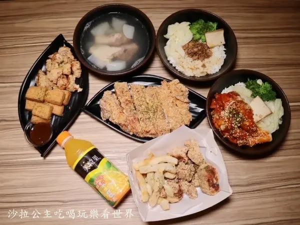 台北車站美食『炸去啃職人炸物(誠品站前店)』丼飯/拌麵/粥/現炸雞排/鹹酥雞