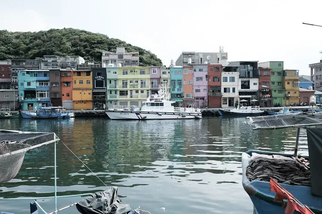 [夏，基隆] 港邊甘是咖啡蔓延的好所在 - 圖們咖啡