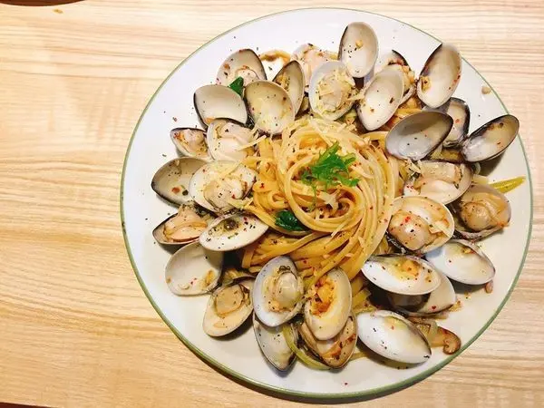 【美食】中友商圈巷弄隱藏版美食，不吃可惜美味好食份量多多TG義美式餐廳