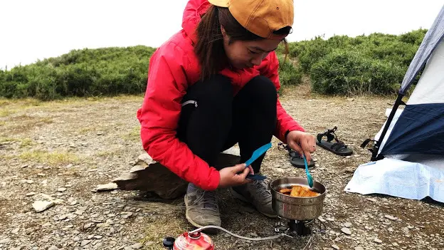 【宅配】深海深 露營族的美食神器 海拔3,422合歡山北峰吃紹興醉雞腿、排骨酥湯、燉燒牛肉湯