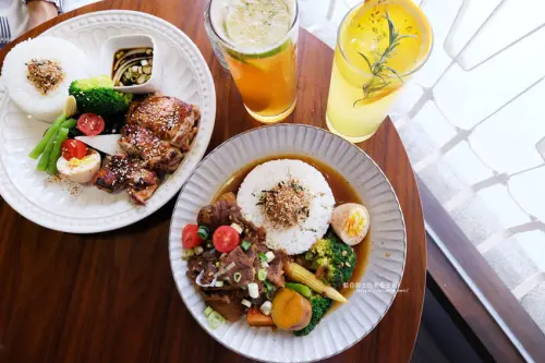 彰化員林│佔位-吃飯先佔位.員林人氣老宅文青店家.一開店就客滿 - 藍色起士的美食主義