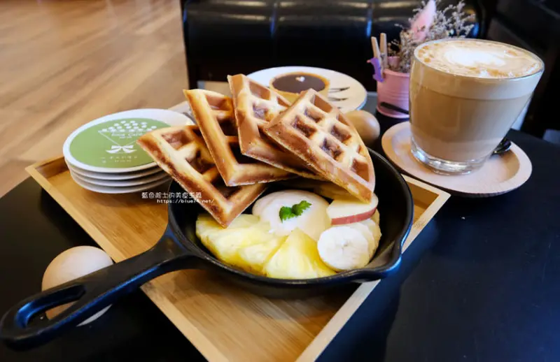 彰化二林│Loca cafe-二林也有咖啡館可以續攤耶 - 藍色起士的美食主義