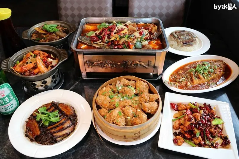 台中首見四川傳統功夫菜，麻辣噴香超過癮，用餐免費體驗漢服古裝