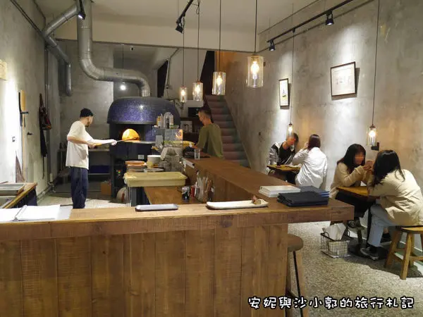 【新竹。北區】有設計感的老宅空間  化身七情六慾披薩店-生地餅舖