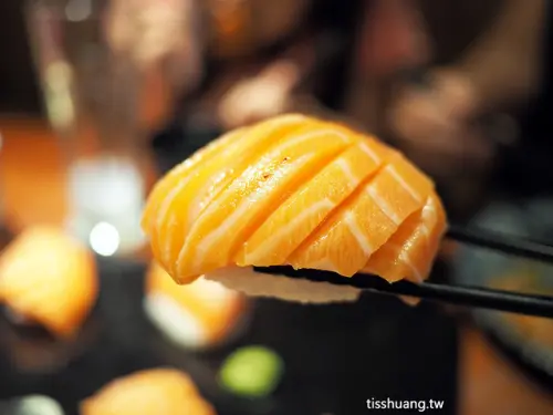 花蓮耕壽司｜花蓮市必吃平價美食推薦｜超級新鮮的厚切鮭魚握壽司必吃
