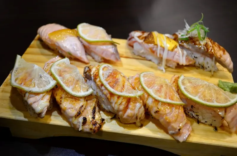 花蓮美食_耕壽司│列為必吃美食清單！炙燒焦糖鮭魚握壽司令人垂涎三尺阿~ - 愛伊特candy的分享樂園