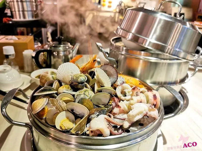 板橋美食推薦【蒸天下蒸氣火鍋海鮮餐廳】海鮮塔蒸海鮮保留食材鮮美香甜，旅行應援團推薦/板橋第一體育館美食/板橋火鍋/板橋海鮮餐廳推薦/新北美食推薦