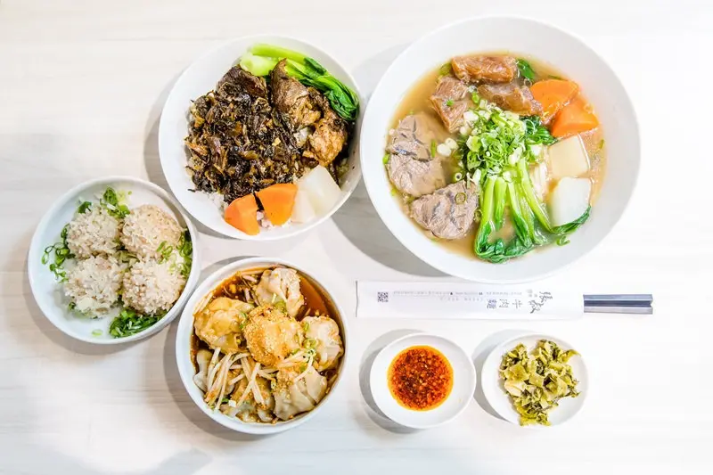 【台北捷運美食】【忠孝敦化站美食】張叔牛肉麵，法式靈魂的牛肉麵