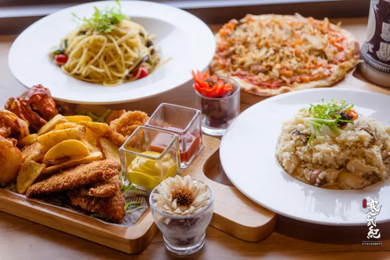 【中肯‧食記】海灣綠洲 景觀餐廳‧新北石門｜老梅石槽美麗沙灘海景‧蹓小孩最佳秘境餐廳！