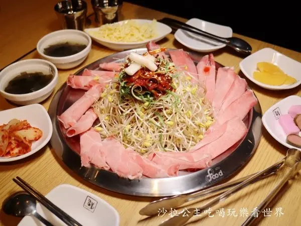 信義區美食/食尚玩家推薦『Kongbul-小豆芽』烤肉炒豆芽專門店/韓式料理/捷運市政府站