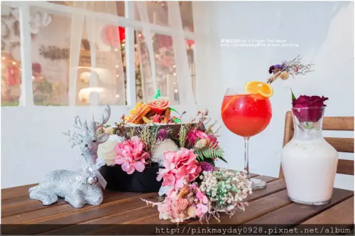 ✿高雄✿ 來個聖誕特輯花藝下午茶吧～浮誇系擺盤就是這啦！銀河漂浮的氣泡飲也是美美的 ➜ 蔝蓨花苑miss u flower tea house