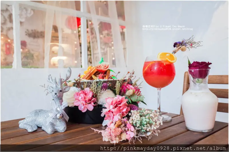 ✿高雄✿ 來個聖誕特輯花藝下午茶吧～浮誇系擺盤就是這啦！銀河漂浮的氣泡飲也是美美的 ➜ 蔝蓨花苑miss u flower tea house
