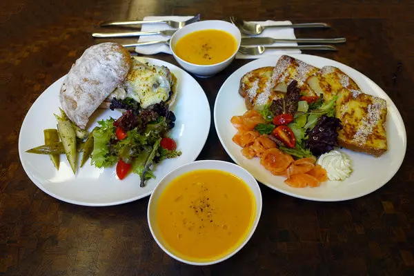 天母早午餐/甜點/下午茶，topo+ cafe及拓樸本然空間設計，天然健康蛋糕推薦，融合空間設計美學的天母美食