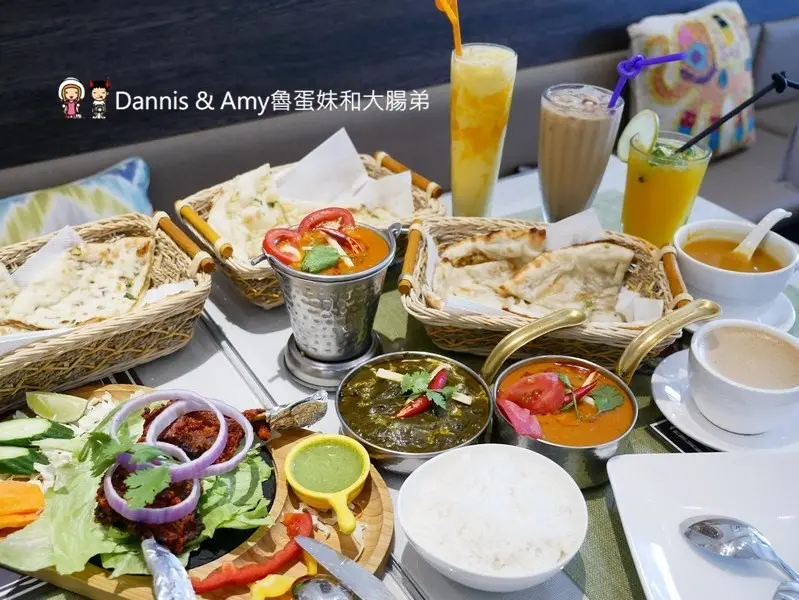 《台中異國美食評價》Chillies淇里思印度餐廳-台中朝富店。必點特色烤餅x各式風味咖哩︳菜單價格。推薦菜色（影片） - Dannis & Amy魯蛋妹和大腸弟