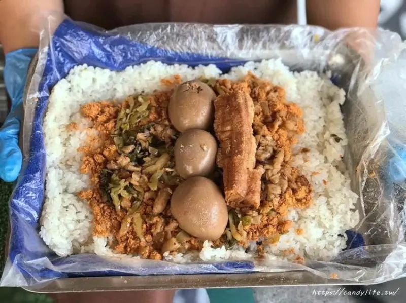 食客所│台中人氣飯糰，沒訂吃不到的巨無霸飯糰，還有隱藏版飯糰限量20顆，一開賣就賣完！