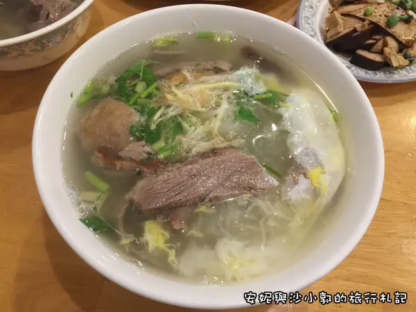 【苗栗。竹南】湯頭鮮甜迷人燻鴨香氣  小時候的好滋味-伍奇坊冬粉燻鴨