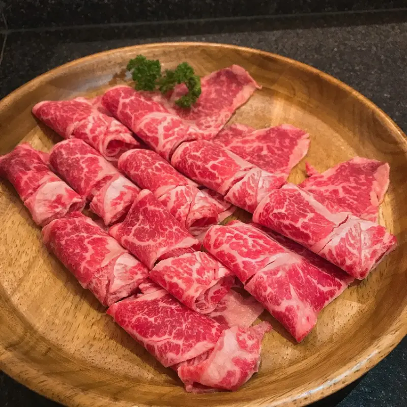 台北美食 | 宸料理-頂級鍋物 活海鮮 | 夏季海膽火鍋 生食等級食材 粉紅美國無骨牛小排口感滑嫩！