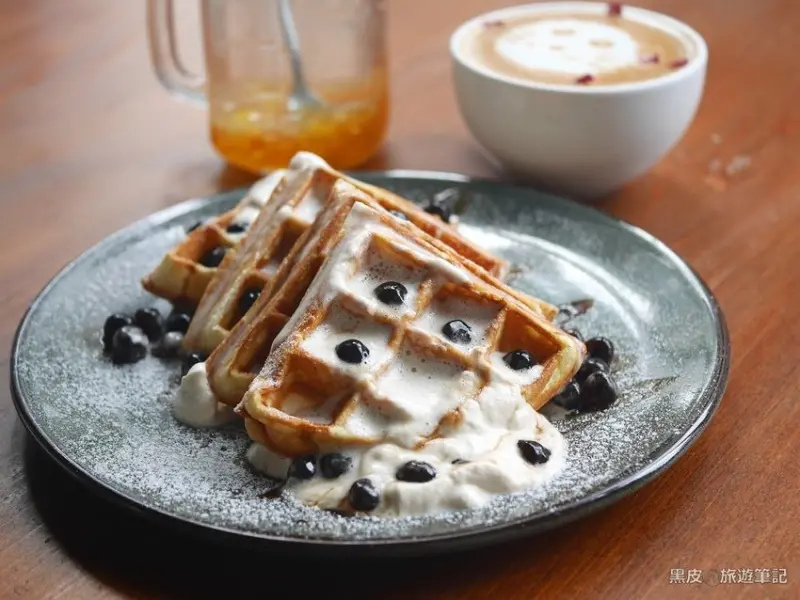 桃園寵物友善咖啡廳。貓森nekomoricafe│桃園寵物友善餐廳，桃園下午茶推薦 - 黑皮的旅遊筆記