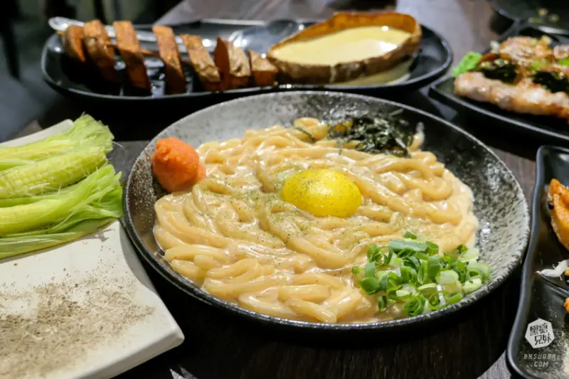 高雄串燒 株式串社｜行家必吃明太子烏龍麵 超狂創意串燒｜熱門高雄串燒居酒屋