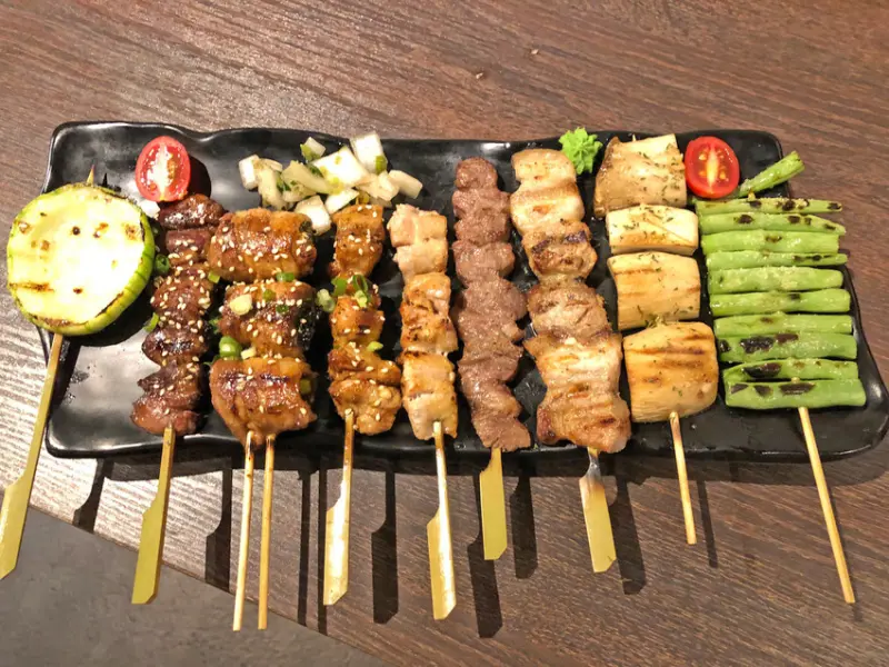 高雄居酒屋｜株式串社【三多商圈】餐點平價無雷！明太子奶油烏龍麵、起司洋芋.....口袋名單必點推薦！