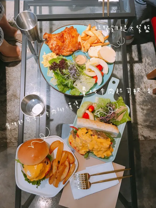 【 台北美食 】鹿境Brunch & Cafe：小巨蛋站巷弄美食新發現～燈光美氣氛佳的早午餐店