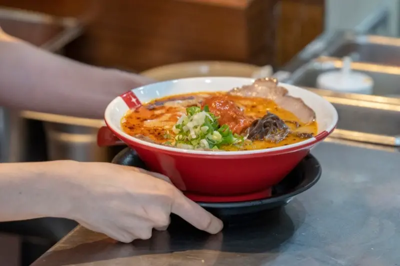 ラーメン凪 Ramen Nagi (信義店)｜每周一款限定，讓台灣的拉麵控找到心目中的那一份暖心的拉麵 · 算命的說我很愛吃