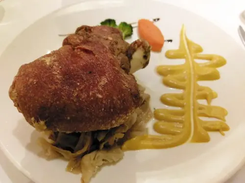 天母盛鑫食堂-台中22年的西餐老店 主菜真的都很優  適合約會或是紀念日的餐廳              