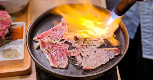 深夜裡的隱藏版極限燒肉丼，彰化的超人氣燒肉丼在逢甲也能吃得到！