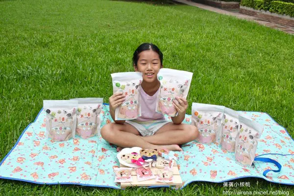 【米香專門店-華邑食品】小巧一口酥米香＋婚禮小物/臻愛米香系列（可愛熊米香棒棒糖＋心型米香棒棒糖＋臻愛米香）。古早味米香大變身！