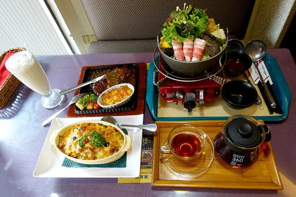 西門町美食-小牛匠焗烤/串燒/牛排，西門町聚餐推薦，平價、選擇多、附餐無限自助吃到飽的西門不限時餐廳