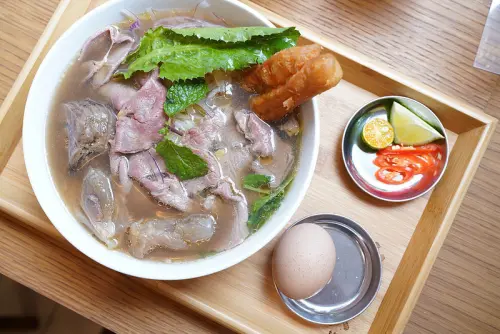 【台北美食】油条 黃金牛肉粉｜通化街｜101美食｜臨江街｜象山美食｜