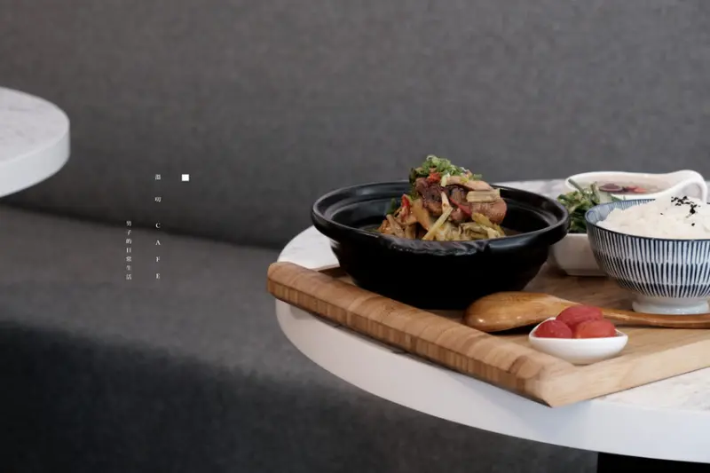 台北 溫叨CAFE敦南店，這裡有麵、有飯，還有夏季消暑冰沙聖品，想在溫叨慵懶度日。大安站美食/不限時咖啡館【男子的日常生活】