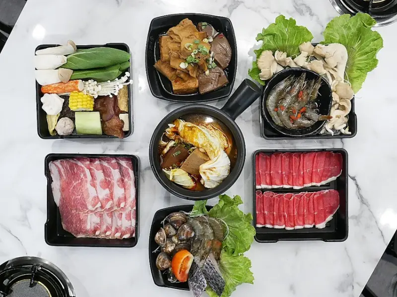 老先覺功夫窯燒鍋(台中漢口店)-台中西屯區火鍋  中部第一家二代店  氣氛、環境大大提升  餐點選擇更多  晉升為吃鍋的好朋友              