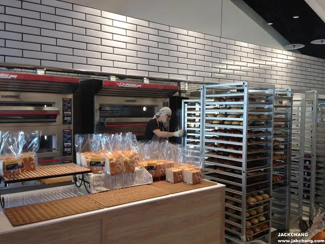 食|台北【象山站】吳寶春麥方店信義旗艦店-多了餐點飲料內用區
