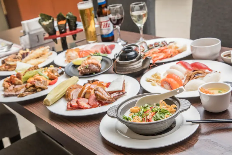 [新北新莊]新莊美食推薦！最容易吃回本的自助餐buffet，龍蝦粥無限吃到飽！天賜良緣-天賜百匯自助餐 - 大手牽小手。玩樂趣