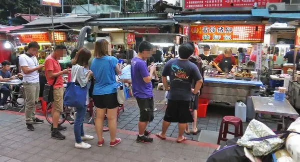【台北美食】蔡家傳當歸豬腳豬腳飯-超大又厚實的豬腳飯