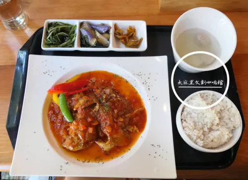 FOOD｜台東市區—太麻里文創咖啡館｜廢棄宿舍老屋翻新 導演返鄉咖啡夢｜海濱公園