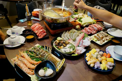 台北｜David豆腐 沙嗲麻辣鍋 新莊特色鴛鴦火鍋 - 奇奇一起玩樂趣