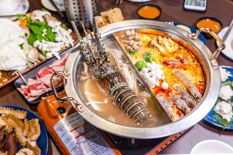 【台北捷運美食】【丹鳳站美食】David豆腐沙嗲麻辣鍋,龍蝦痛風鍋.鴨血、豆腐吃到飽.隱藏版麻辣湯圓