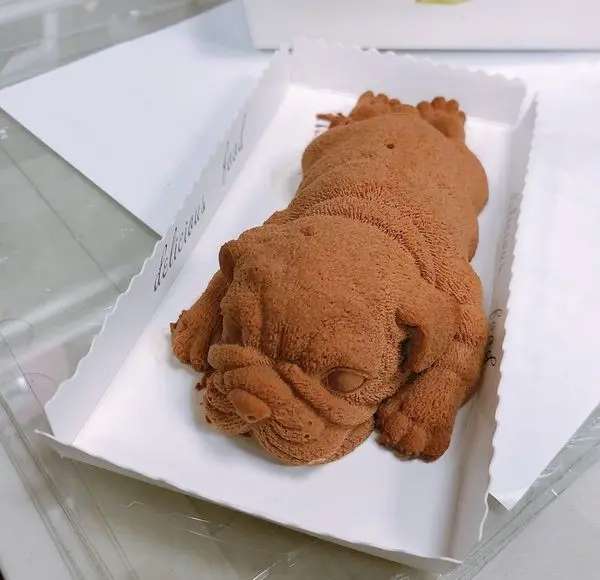 ◐台中西區 · 甜點◑ 耕者有其田｜像真的一樣的鬥牛犬蛋糕 連狗毛都很逼真！切下去都捨不得～