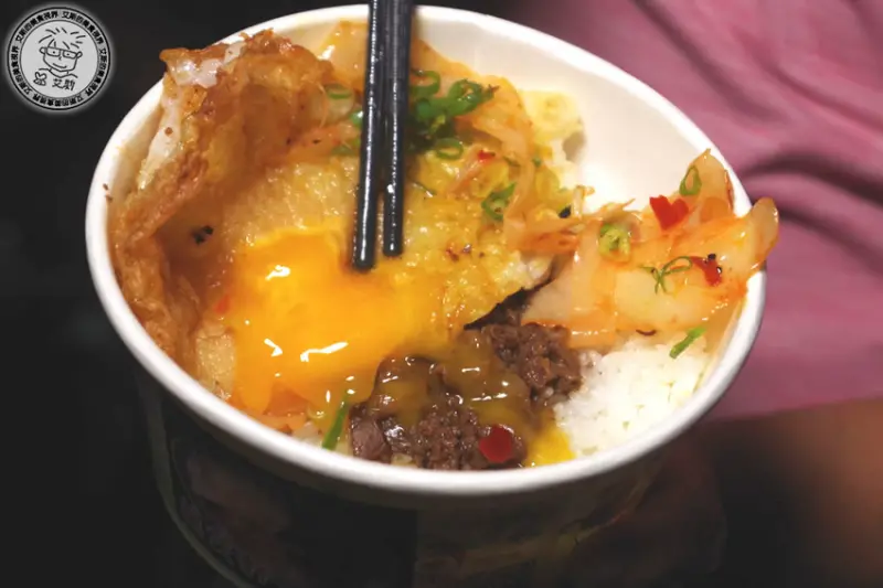 [深夜食堂]台北東區深夜竟然有和牛滷肉飯在街頭出現．夜貓子必吃．蘭笑軒-深夜和牛肉飯（2019/03/16 更新）