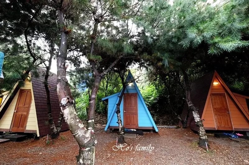 南投水岸松林農場露營區|輕裝備新手來住精靈村！水管屋、貨櫃屋、哈比屋任選，戲水池沙坑主題活動精彩連連