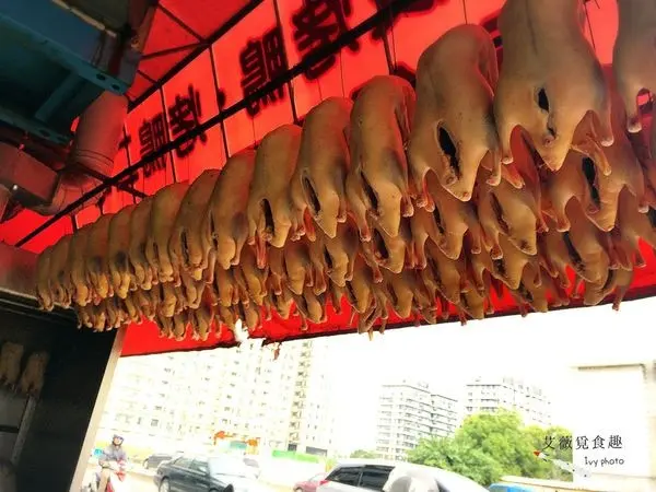 【台南南區】在地人極力隱藏的北京烤鴨!!!! 正宗飄香30幾年，一鴨可兩吃的砂鍋鴨一定要點小辣才夠味 || 北京烤鴨(大成路西門路口)