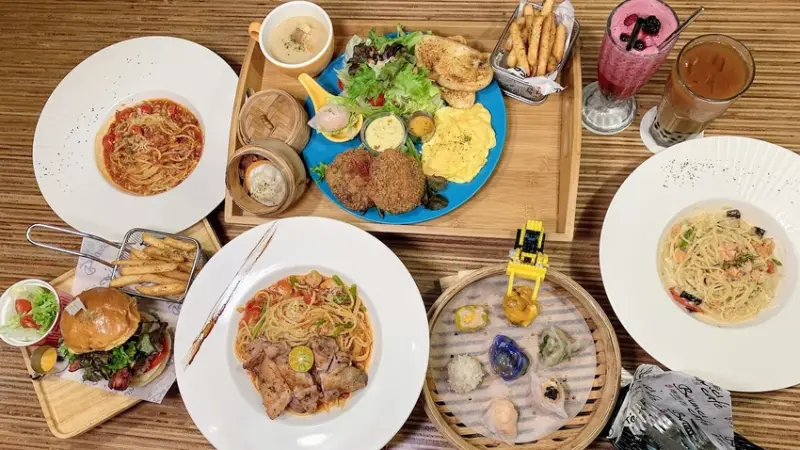 高雄鼓山│博朗西咖啡Brunci cafe│來自米其林的港西融合創意早午餐│還有小孩遊戲區 - 台南吃貨。愛吃輝
