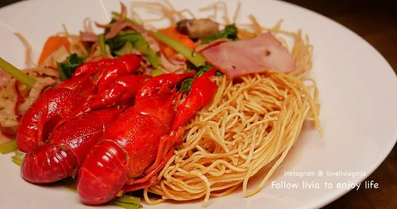 【三創美食】台北中正區 港點大師台北三創店 捷運忠孝新生│小龍蝦廣炒麵│三創港式料理 ❤跟著Livia享受人生❤