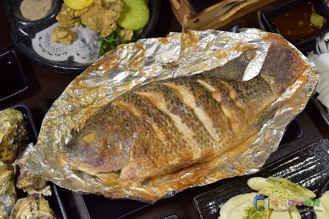 【食-新竹東區】男子漢居酒屋❤現點、現撈的胡椒烤魚❤營業至凌晨1點的宵夜美食❤新鮮食材、平價美味❤串燒\熱炒\炸物