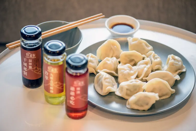 不用出門也能吃!! 天母名店餃當家，傳統眷村味餃子，還有四季豆、雪裡紅口味，也太特別!!