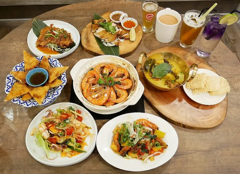 意思泰泰國菜&精釀啤酒-台中SOGO泰式料理  藍象廷旗下品牌  餐點選擇多  單點、套餐各取所需  多人享用更適合              